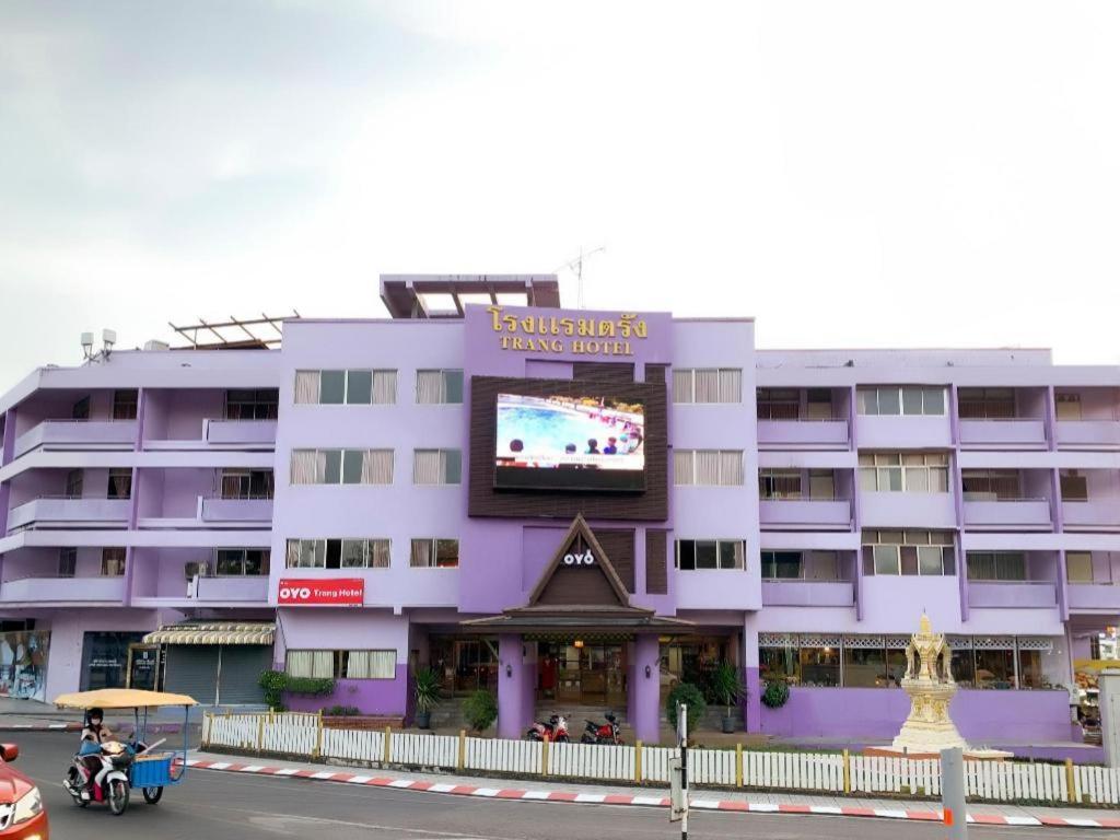 Oyo 565 Trang Hotel Экстерьер фото