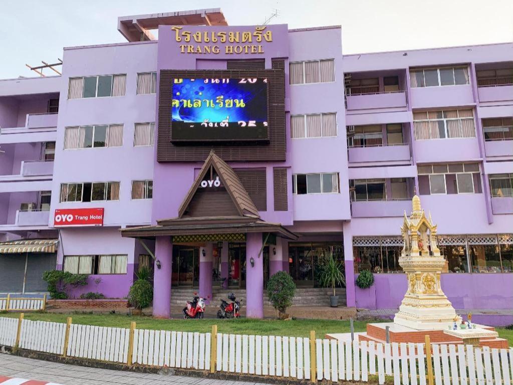 Oyo 565 Trang Hotel Экстерьер фото