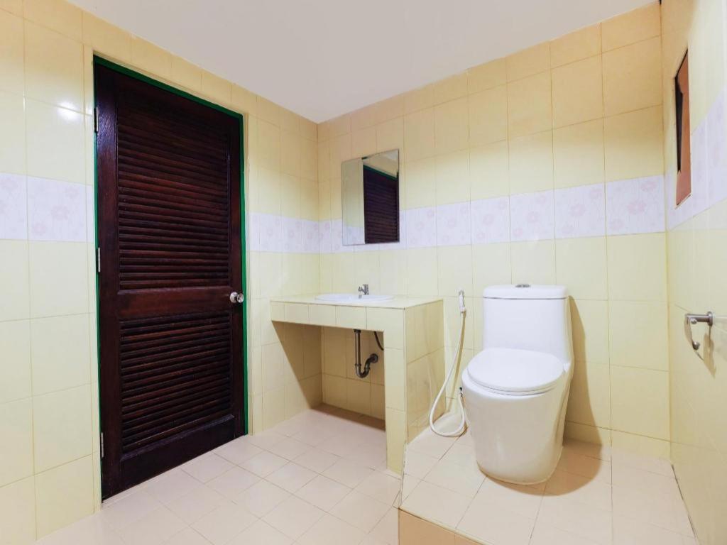 Oyo 565 Trang Hotel Экстерьер фото