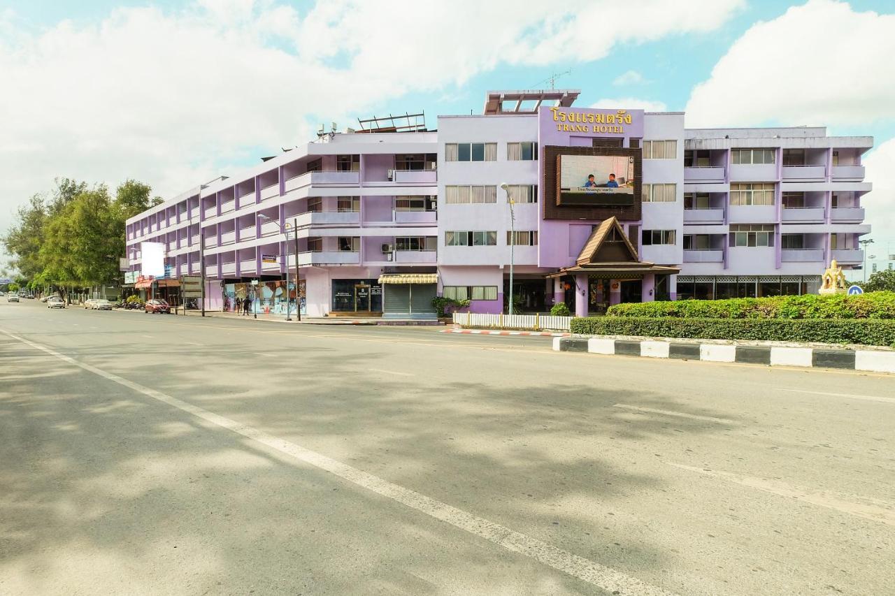 Oyo 565 Trang Hotel Экстерьер фото