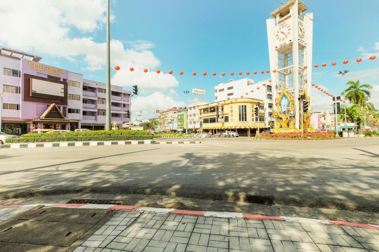 Oyo 565 Trang Hotel Экстерьер фото